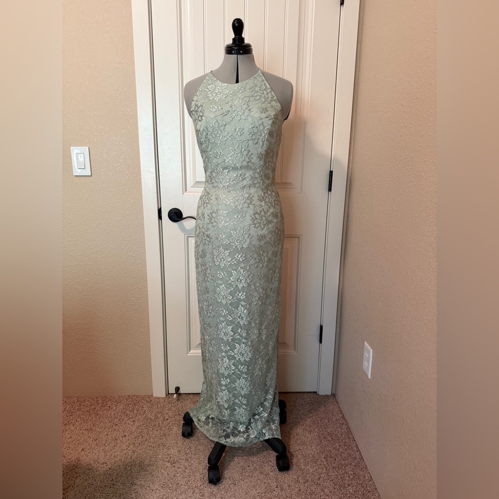 Jessica McClintock Lace Gown in Sea Foam Green